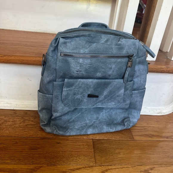 Back Packs - Picture 3 of 14